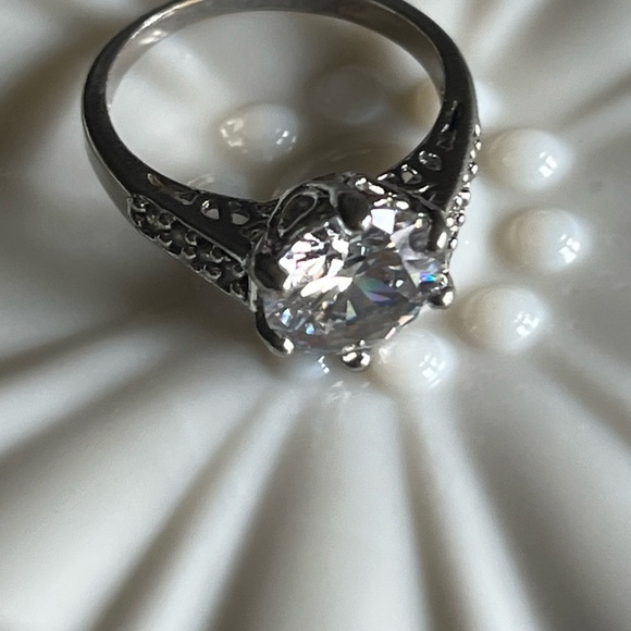 Filigree Style 10k White Gold Ring Round 10mm Faceted CZ Size 5 - Picture 1 of 13